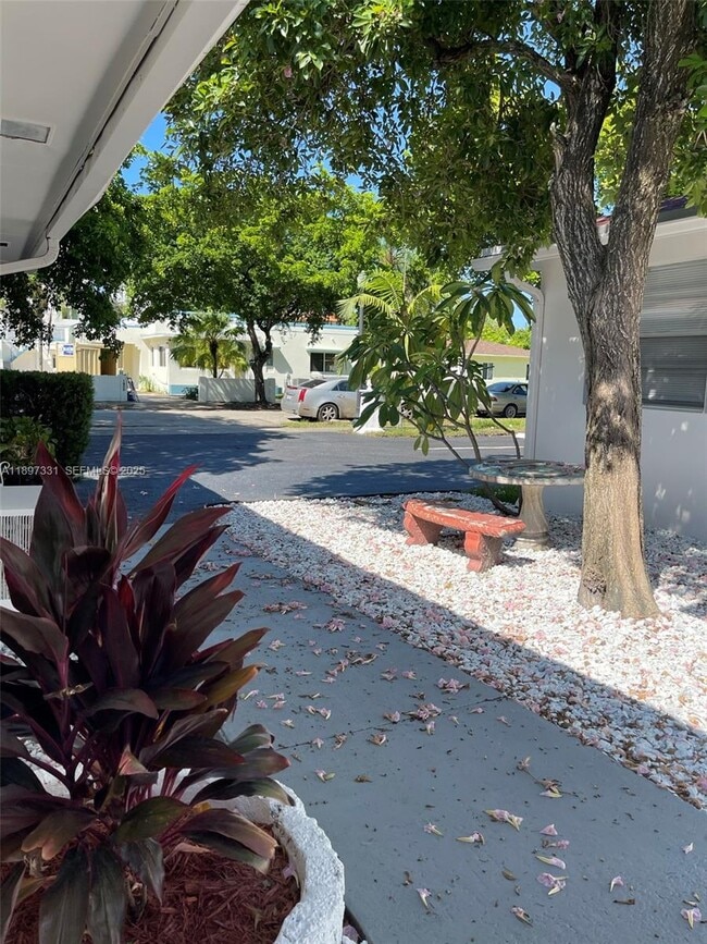 Foto del edificio - 1842 Madison St