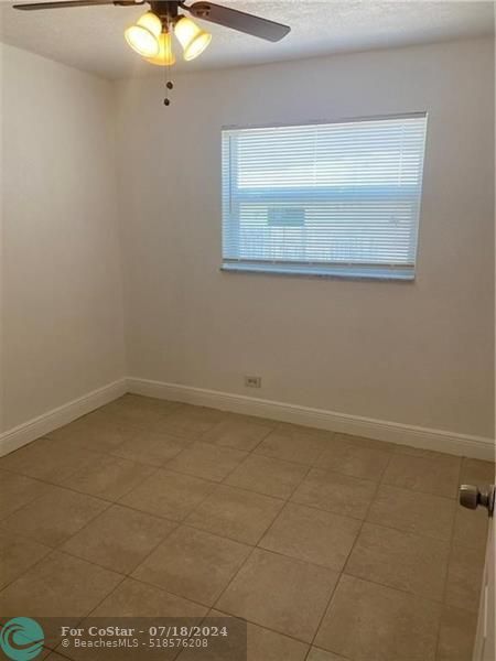 Foto del edificio - 1465 W 33rd St