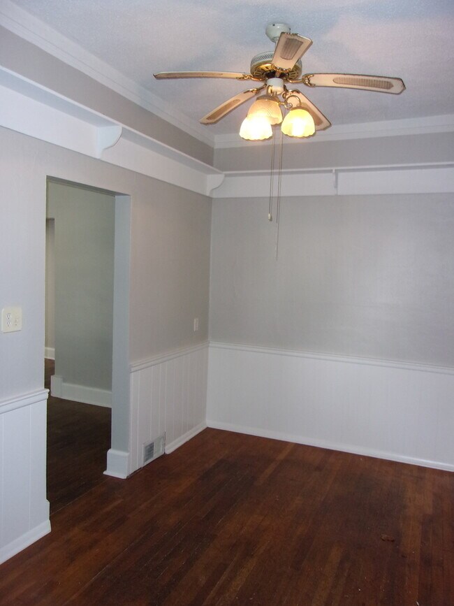 Foto del edificio - Wood Flooring