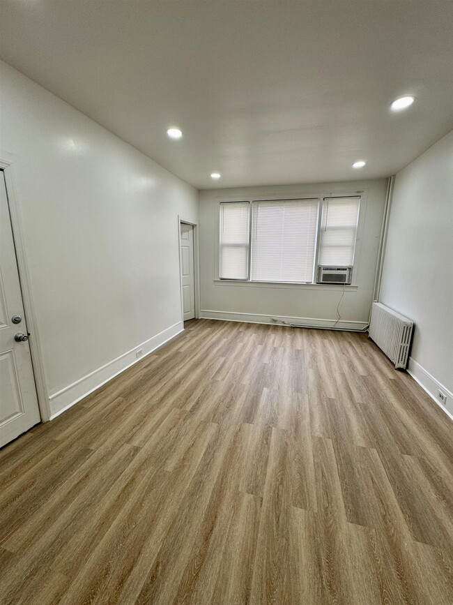 Foto del edificio - 204 ZABRISKIE St