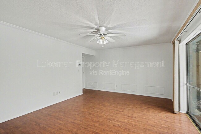 Foto del edificio - 728 Garland Cir