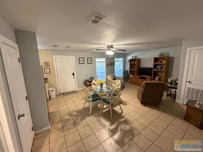 Foto del edificio - 121 E Madison St