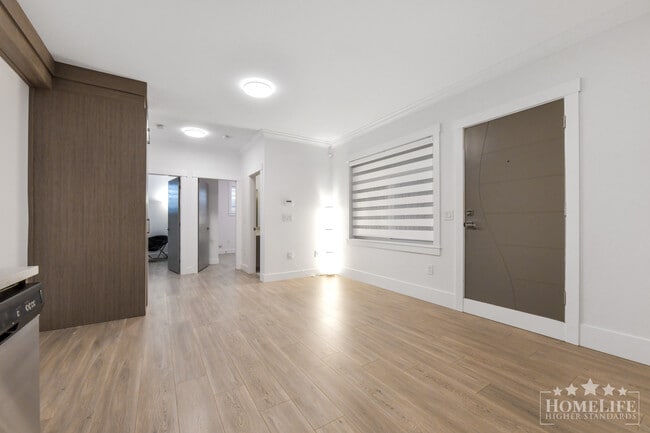 Photo du bâtiment - Recently Built 2 Bed, 1 Bath Basement Suite in South Surrey – 700 Sq Ft of Modern Living Near Mor...