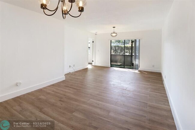 Foto del edificio - 10524 NW 10th St