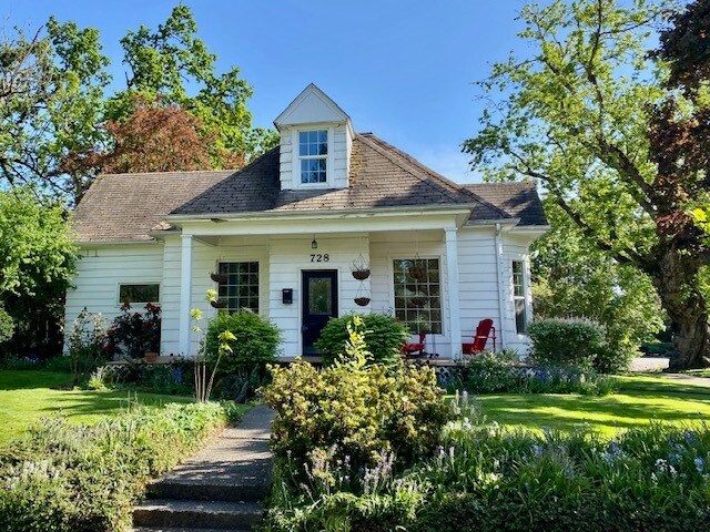 Primary Photo - 728 Wilbur St SE