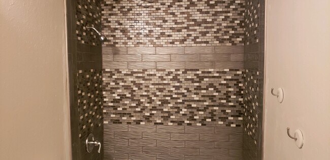 Foto del edificio - 3717 Brentwood Dr