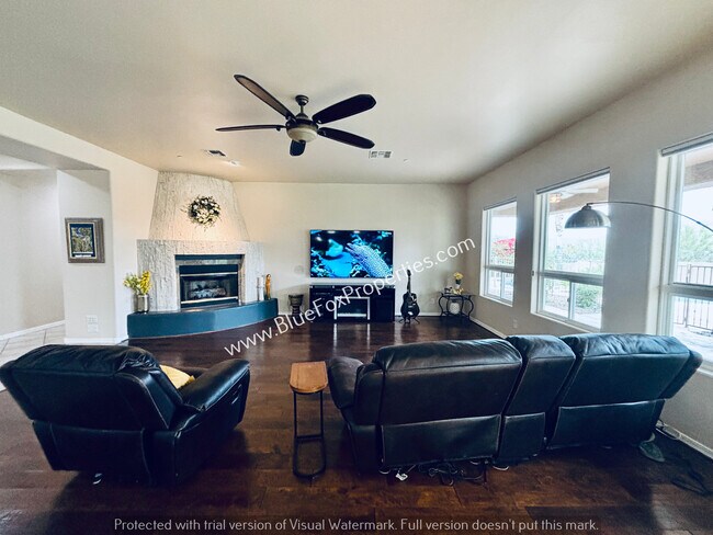 Foto del edificio - 732 W Burntwater Dr