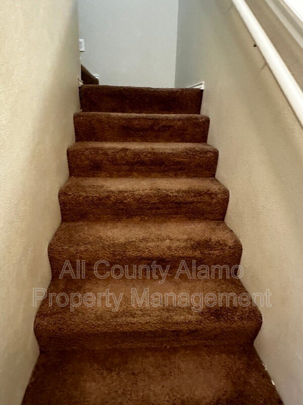Building Photo - 10611 Mathom Landing