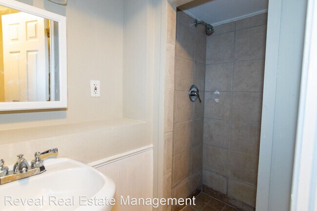 Building Photo - 2 br, 2.5 bath House - 2501 Jefferson St