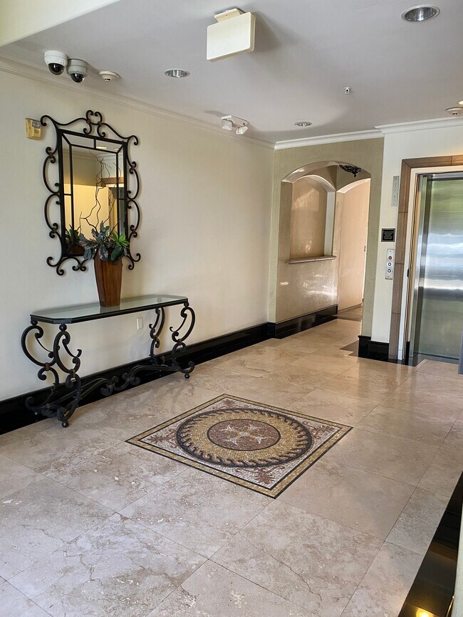 Foto del edificio - 10618 Woodbridge St