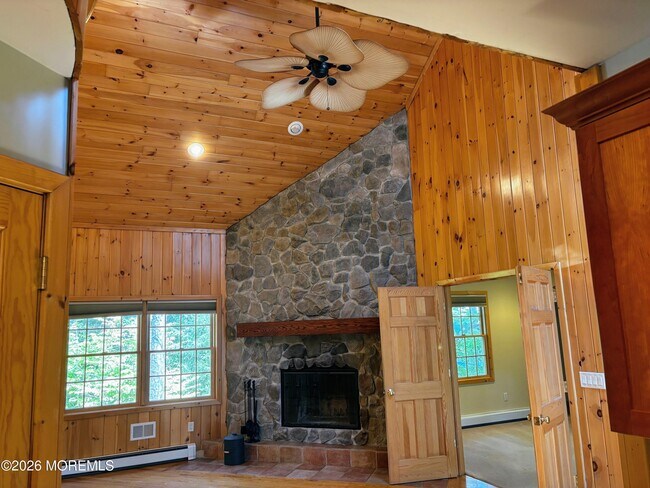 Foto del edificio - 327 Deerfoot Ln
