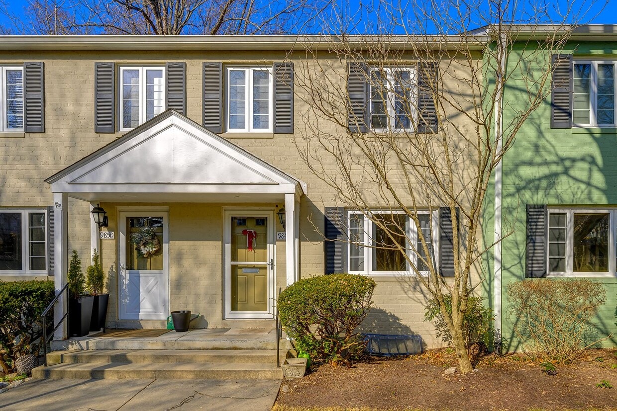 Well Maintained 3BR/2.5BA Home in Silver Spring - Well Maintained 3BR/2.5BA Home in Silver Spring