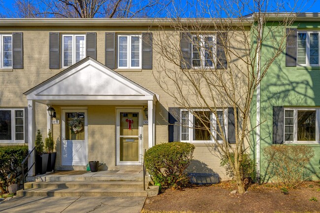 Well Maintained 3BR/2.5BA Home in Silver Spring - Well Maintained 3BR/2.5BA Home in Silver Spring