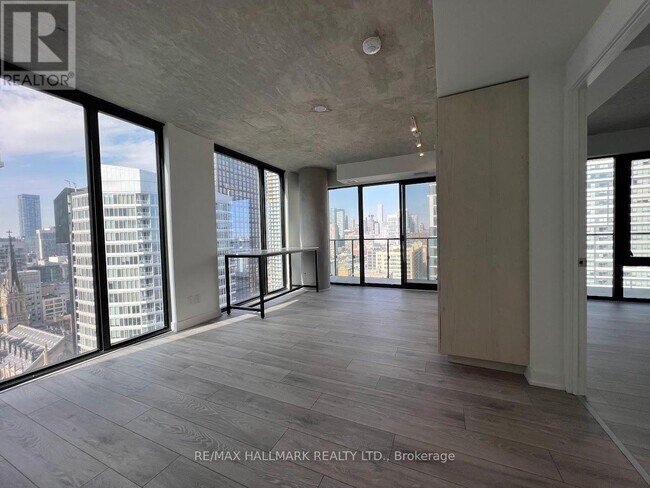 Building Photo - 47 Mutual St