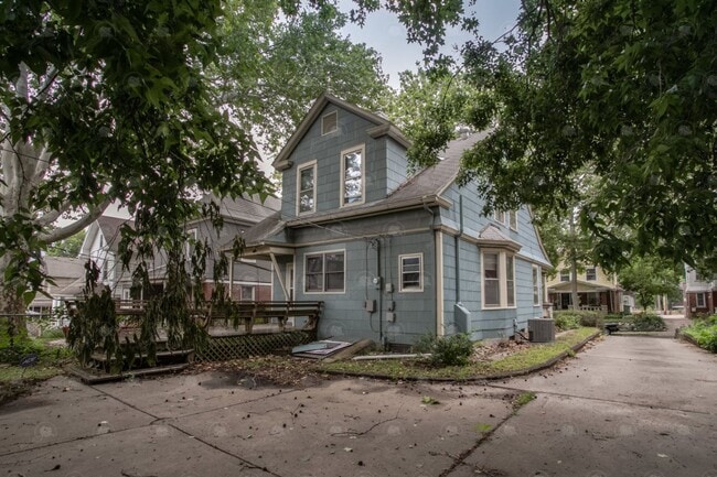 Building Photo - 4116 Terrace St
