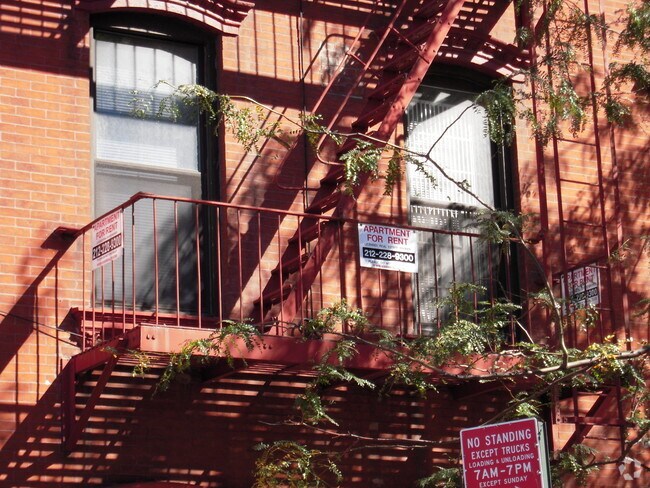 Building Photo - 459-481 W 50th St