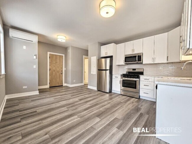Building Photo - 1 bedroom in CHICAGO IL 60613