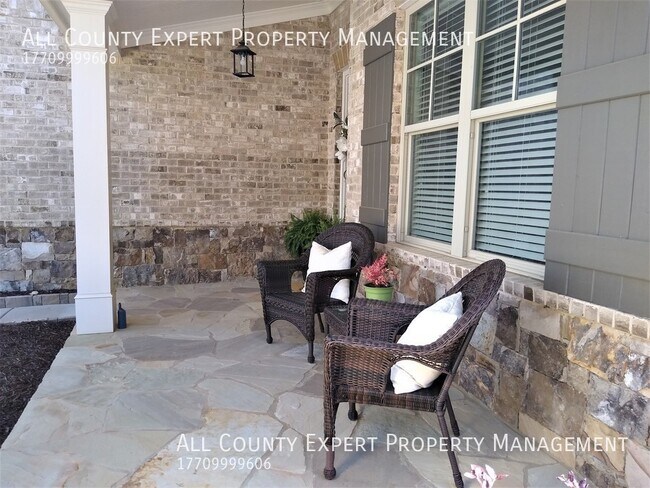 Foto del edificio - Must see - Executive Home in Northview Sch...