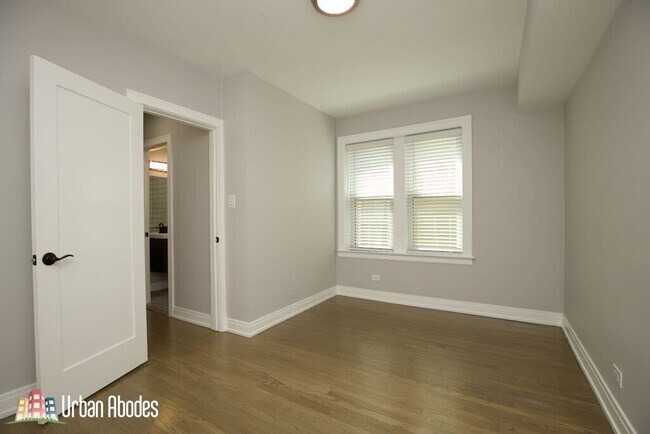 Foto del edificio - 2238 N Sawyer Ave