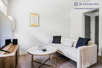 Building Photo - 4136 Grand View Blvd