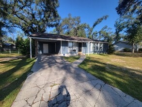 Building Photo - 3906 Danube Cir