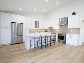 Building Photo - 822 Camino Real