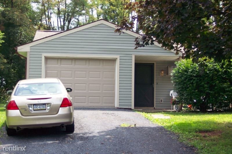 Primary Photo - 3 br, 1 bath Apartment - 4 Windy Hill Rd.