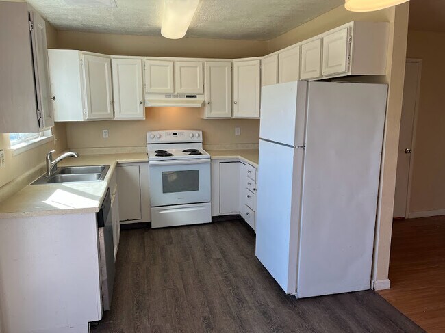 Kitchen,dishwasher stove refrigerator - 148 S Fred D Haight Dr