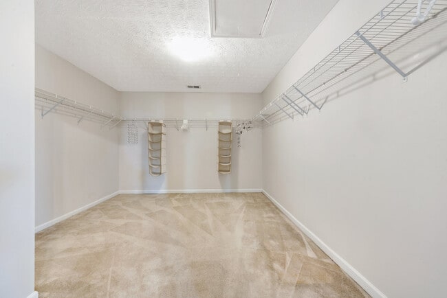 Foto del edificio - 245 Odell Ct