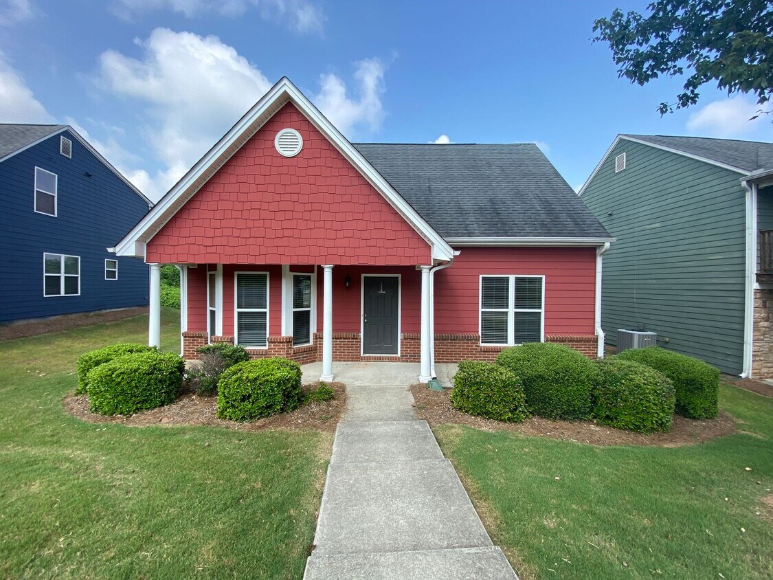 Foto principal - BRIDGEWATER HOME WITH FENCED IN YARD! PRE-...