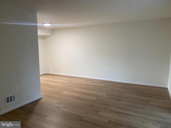 Building Photo - 10175 Irongate Way