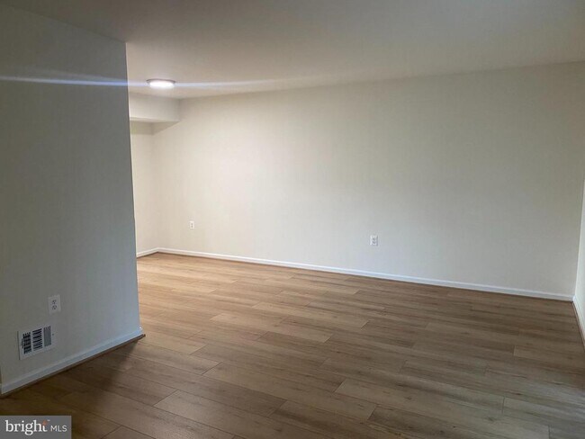 Foto del edificio - 10175 Irongate Way