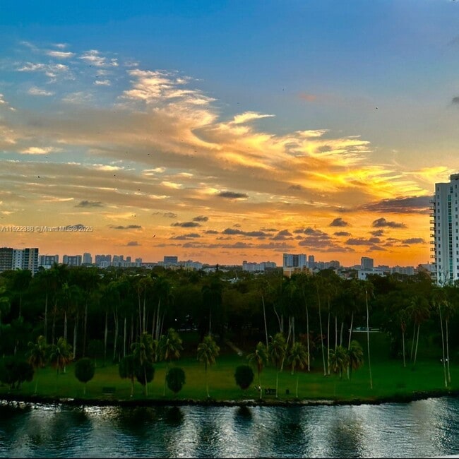 Foto del edificio - 1700 NW N River Dr