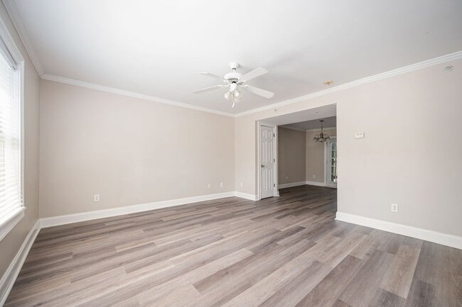 Building Photo - 31 Villa Ct SE