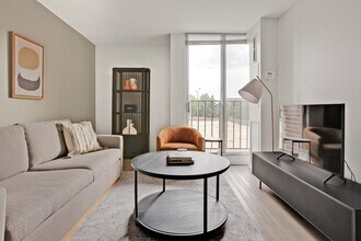 Building Photo - 901 S Ashland Ave