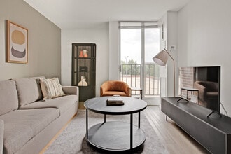 Building Photo - 901 S Ashland Ave