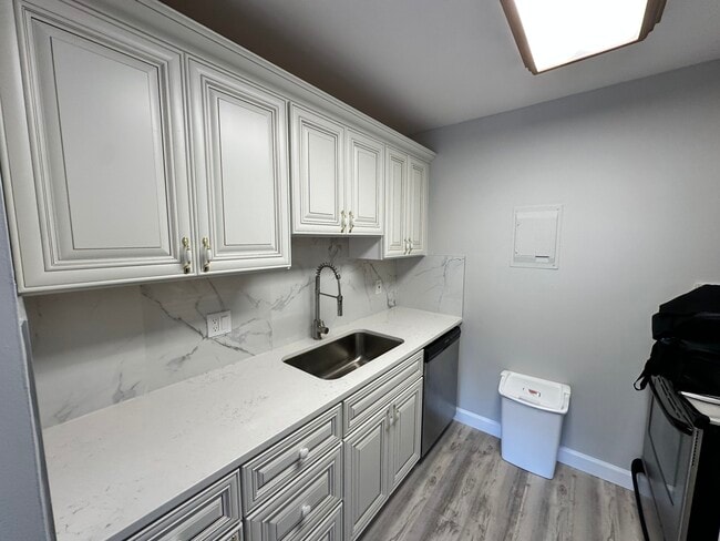 Photo - 2124 Pauline Blvd Apartment