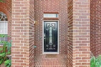 Building Photo - 2305 Sumac Ct