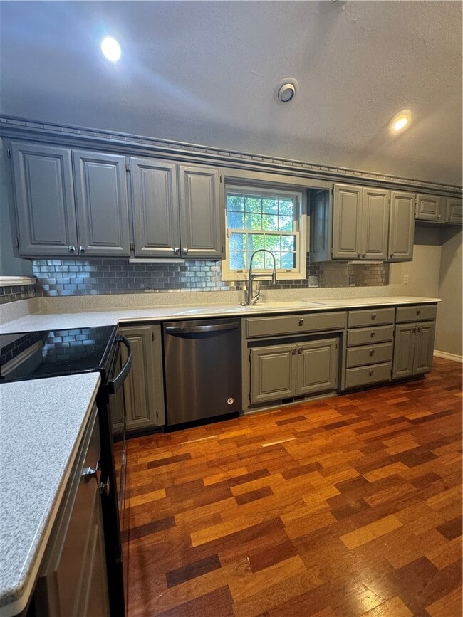 Building Photo - 47 Dalton Dr