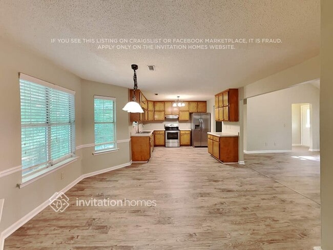 Foto del edificio - 185 Steeplechase Dr