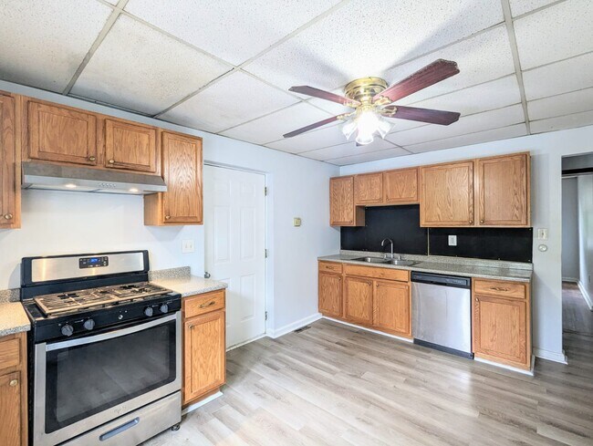 Photo - 5139 Carnegie St Apartment