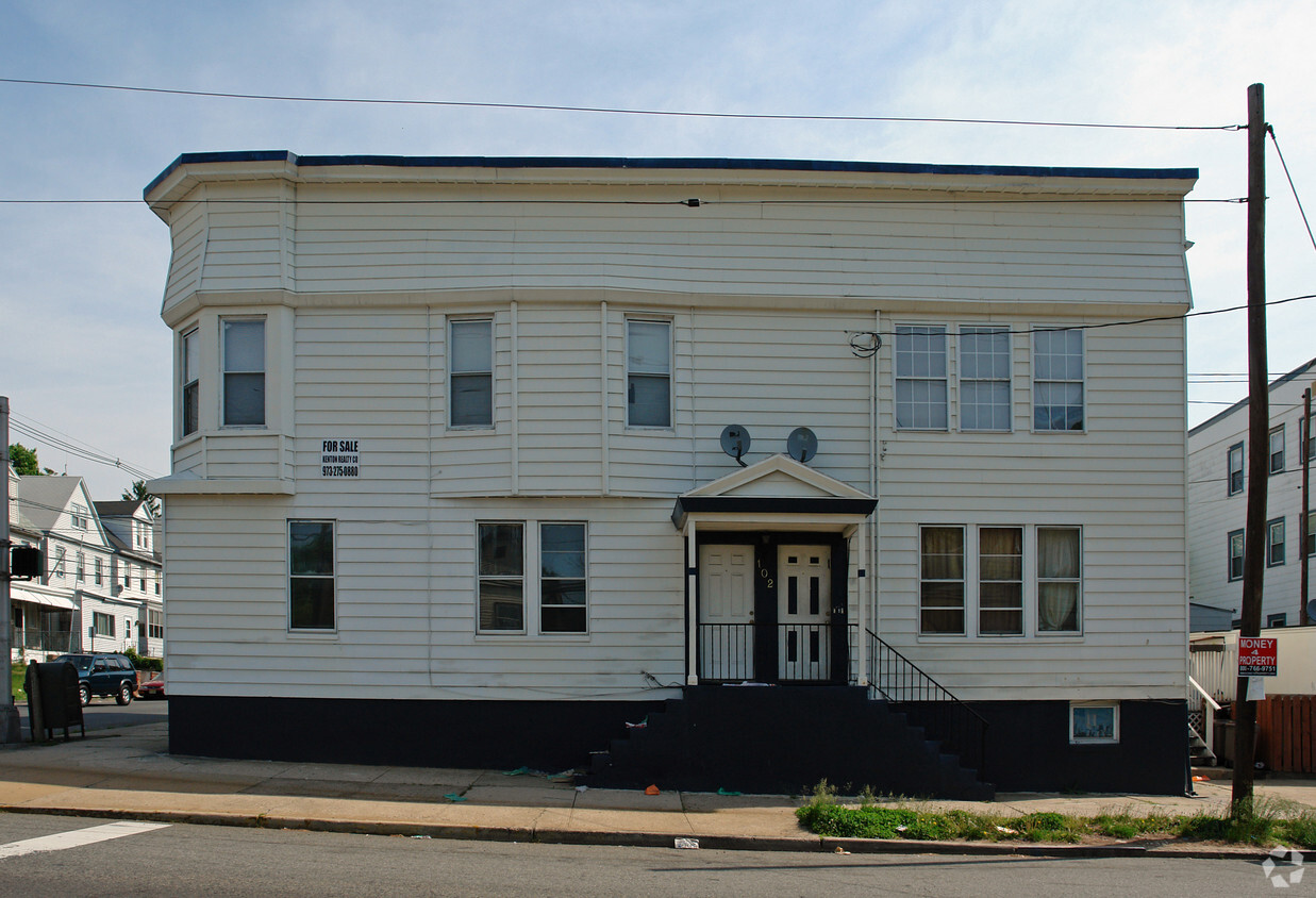 Building Photo - 102 40th St