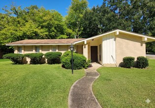 Building Photo - 3136 Montwood Dr