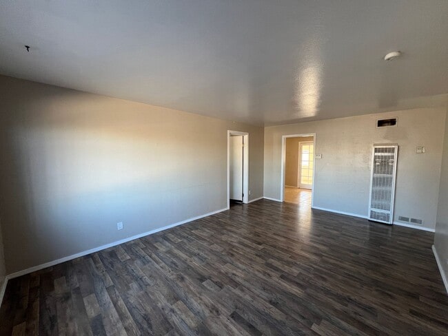 Foto del edificio - 4 Bedroom Home Available Near Comanche Rd NE & Carlisle Blvd NE!