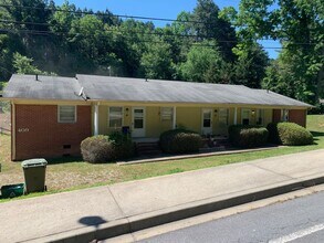 Building Photo - 409 Old Central Rd