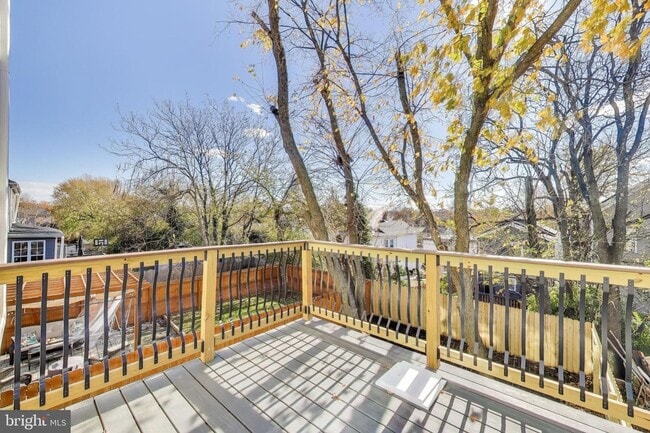 Foto del edificio - 5333 Hayes St NE