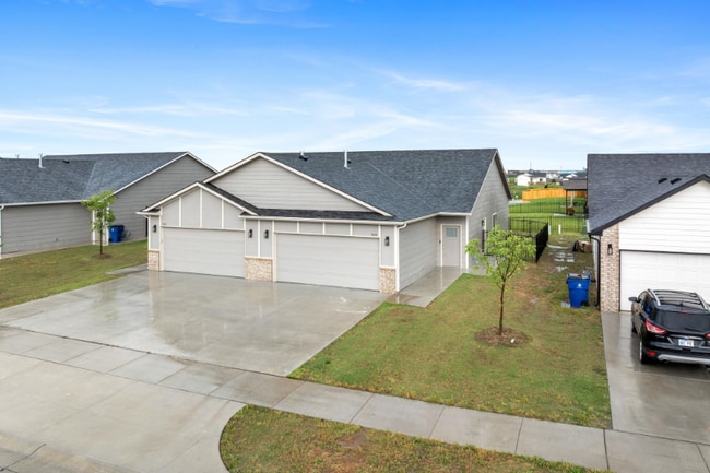 Foto del edificio - 5120 N Cypress St