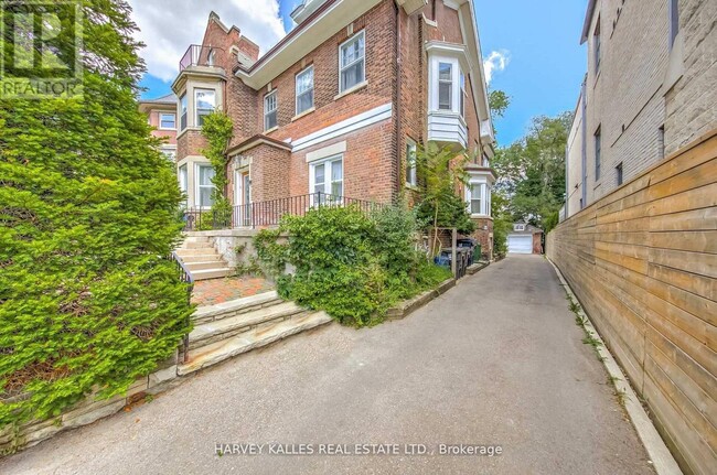 Photo du bâtiment - 11 Parkwood Ave