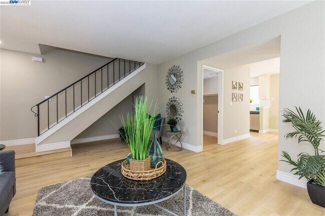 Building Photo - $2,990- TWO BEDROOM / 2.5 BATH GORGEOUS RE...