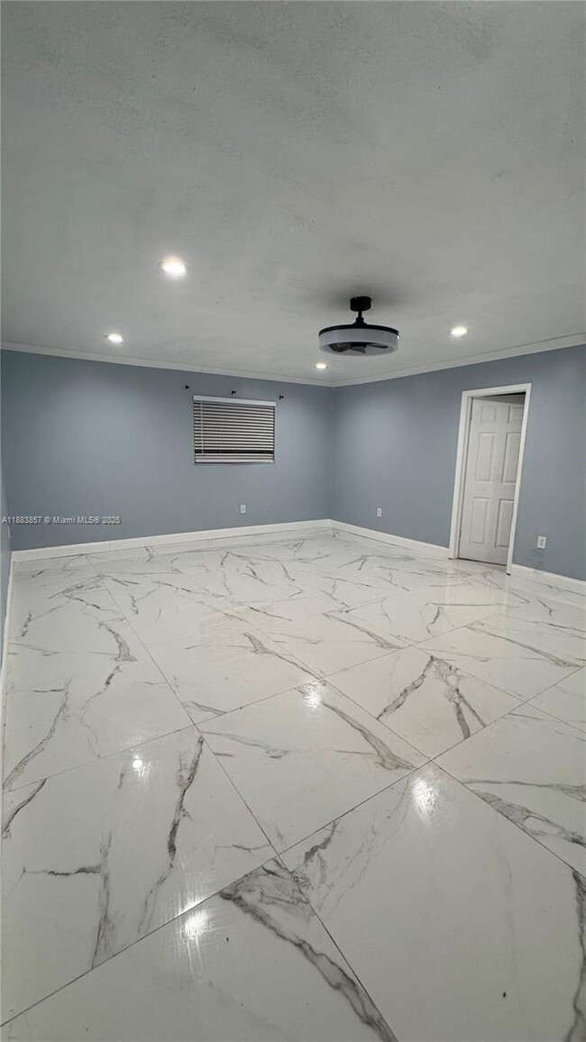 Foto del edificio - 15775 N Miami Ave